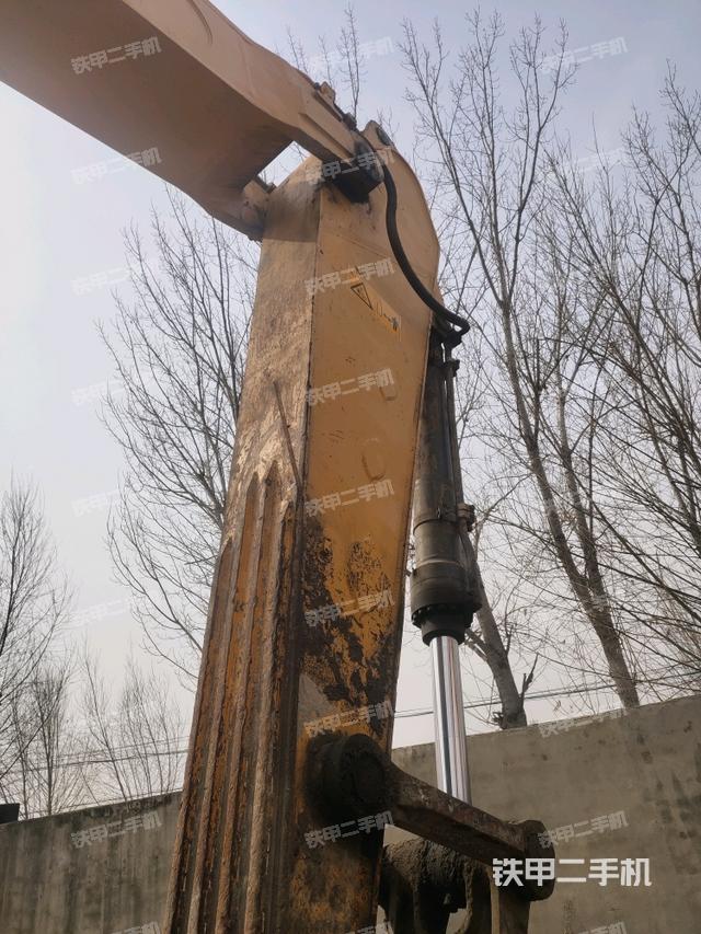 小臂整体左后（工作和回转装置）