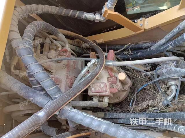 回转马达和主控阀（整机外观）