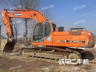 斗山DX300LC挖掘机实拍图片
