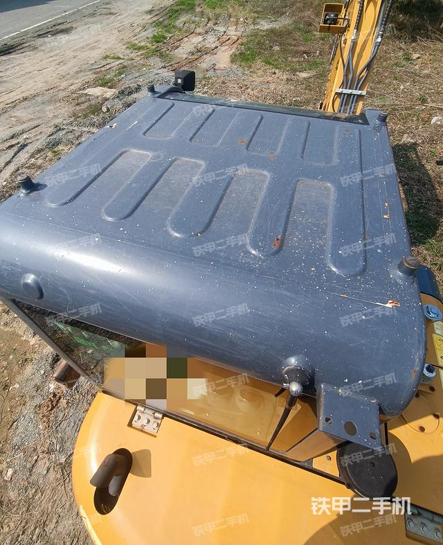 驾驶室顶部（整机外观）