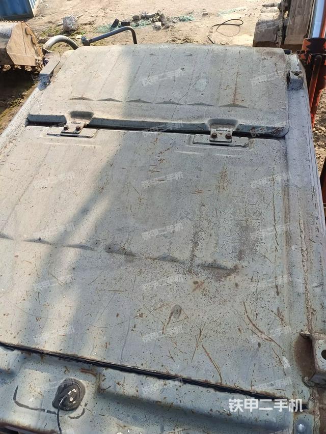 驾驶室顶部（整机外观）