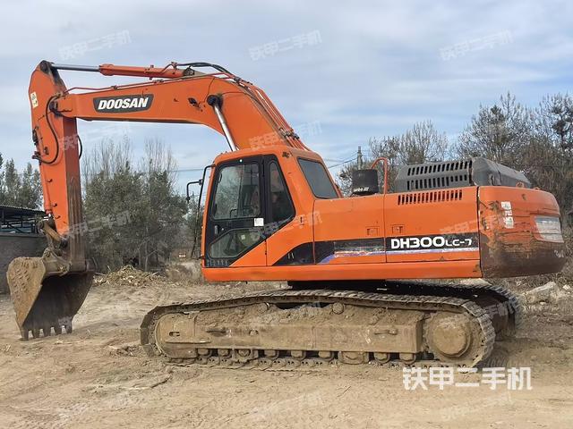 斗山DH300LC-7挖掘机