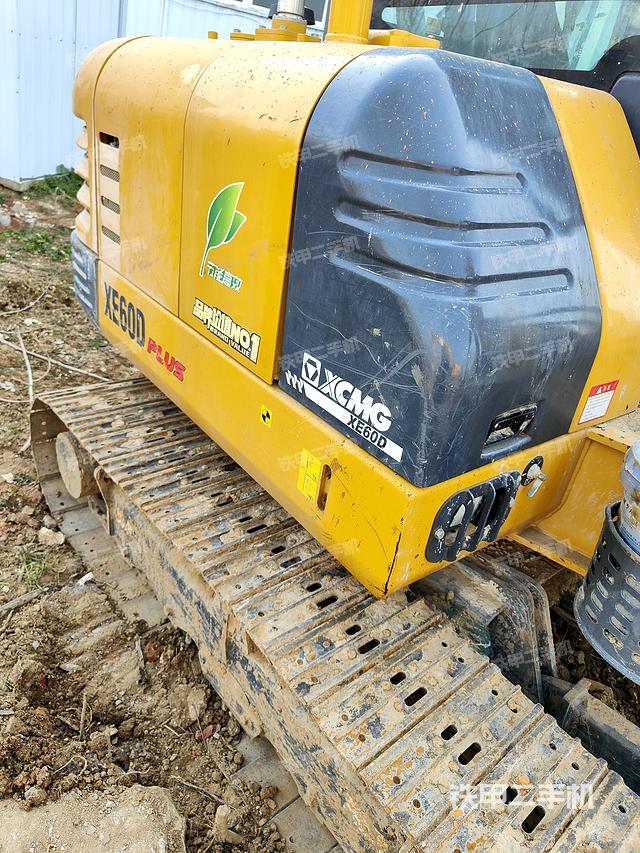 驾驶室整体（整机外观）