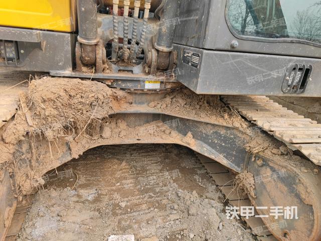 大臂根部?斜視（工作和回轉(zhuǎn)裝置）