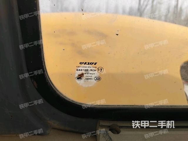 后窗玻璃角標（駕駛室部分）