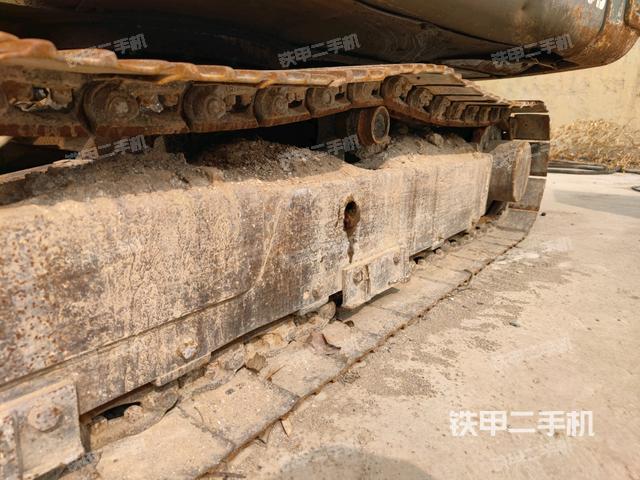 右側(cè)履帶整體?（行走機構(gòu)）