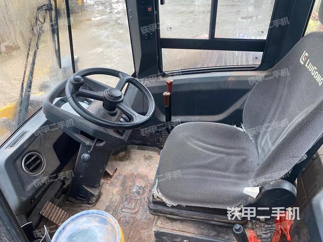 驾驶室工作台（整机外观及大件）