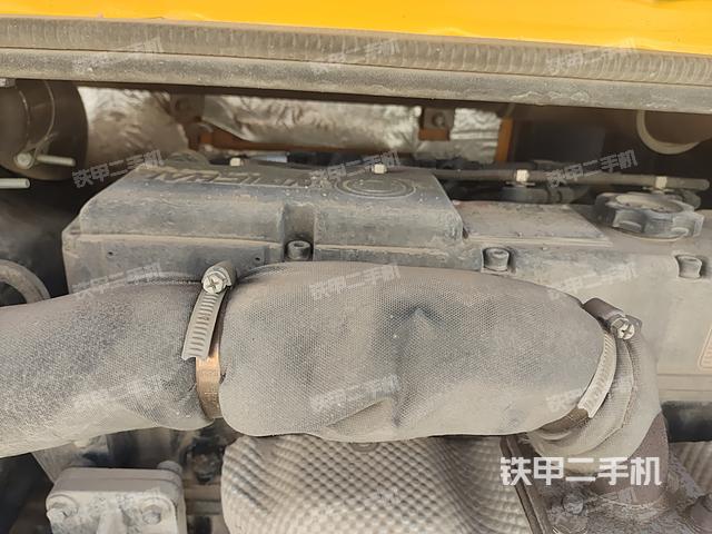 回转马达和主控阀（整机外观）