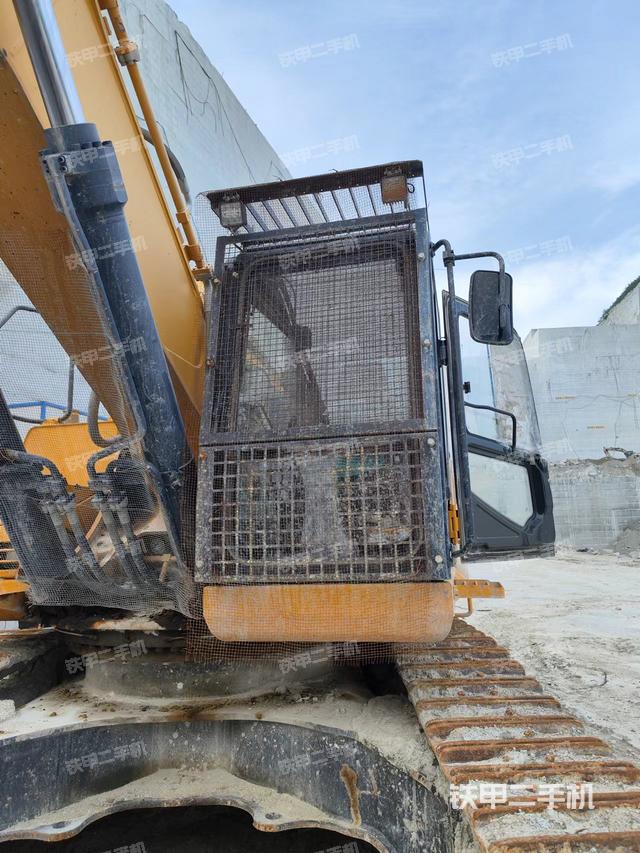 驾驶室整体（整机外观）