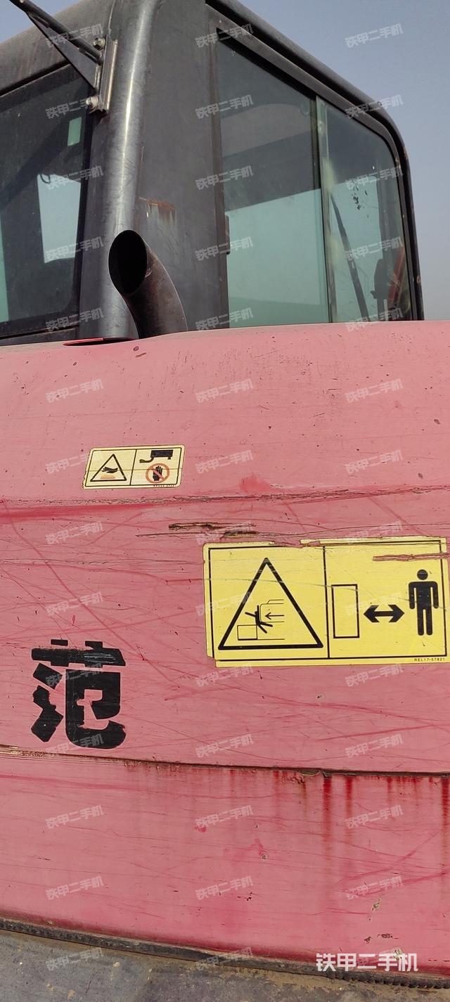 驾驶室顶部（整机外观）