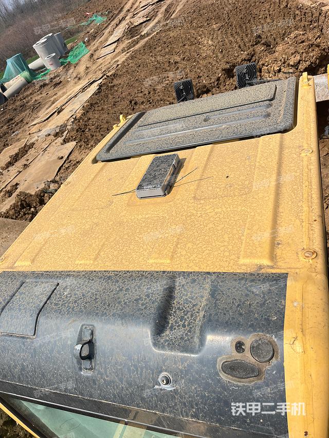 驾驶室顶部（整机外观）