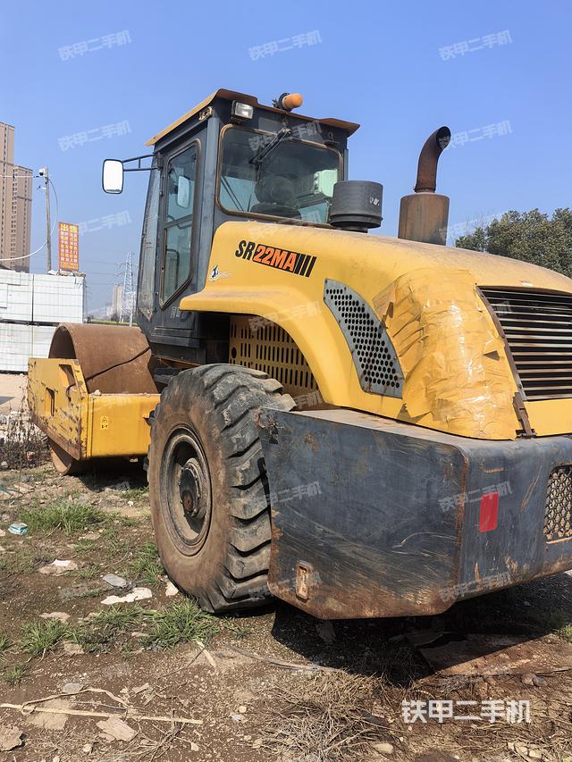 整机右侧（设备外观及核心部件）