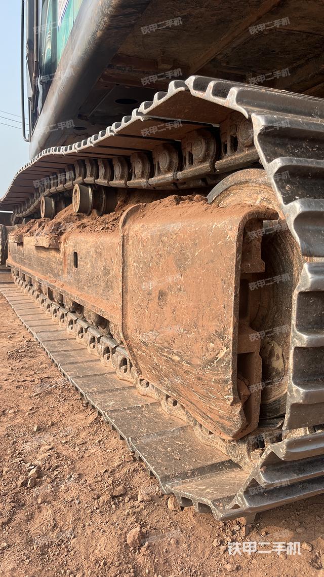 单侧履带整体（整机外观）