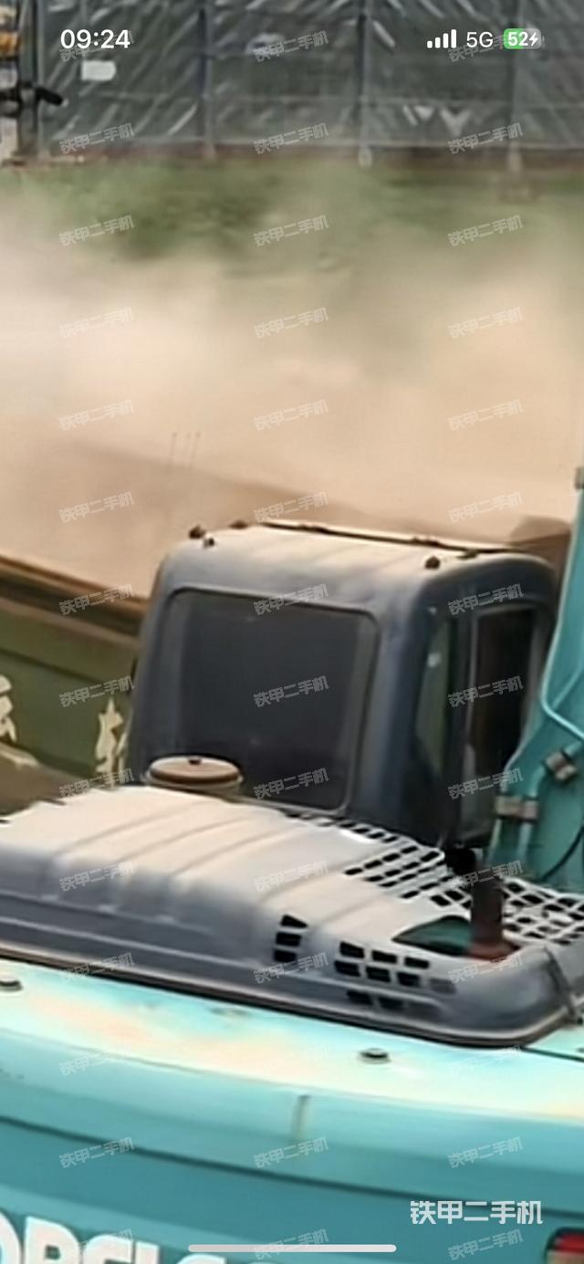 驾驶室顶部（整机外观）