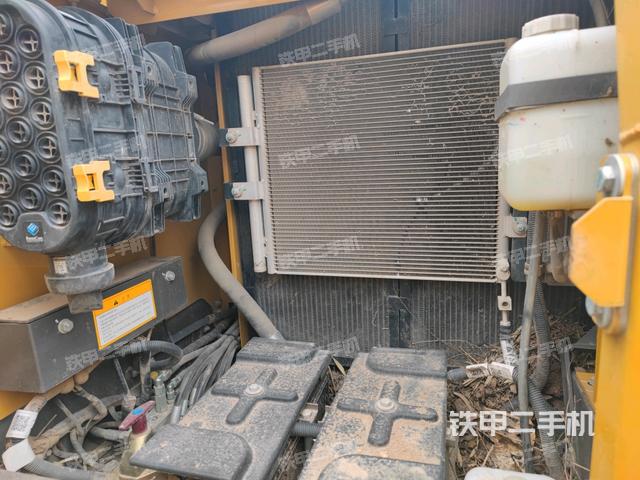 散熱器正面（大件艙室）