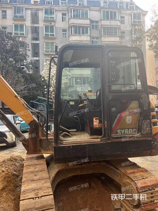 三一重工SY60C挖掘机