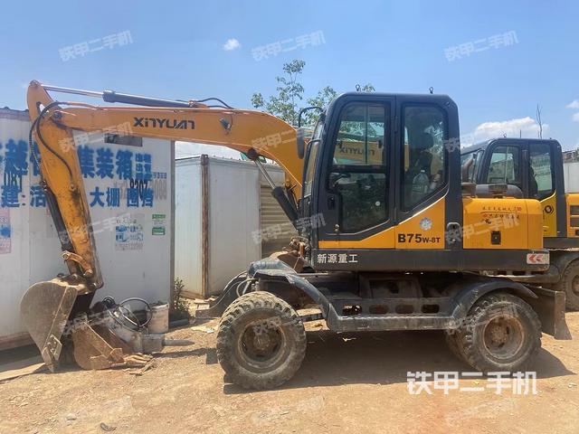 新源XY85W-8挖掘机