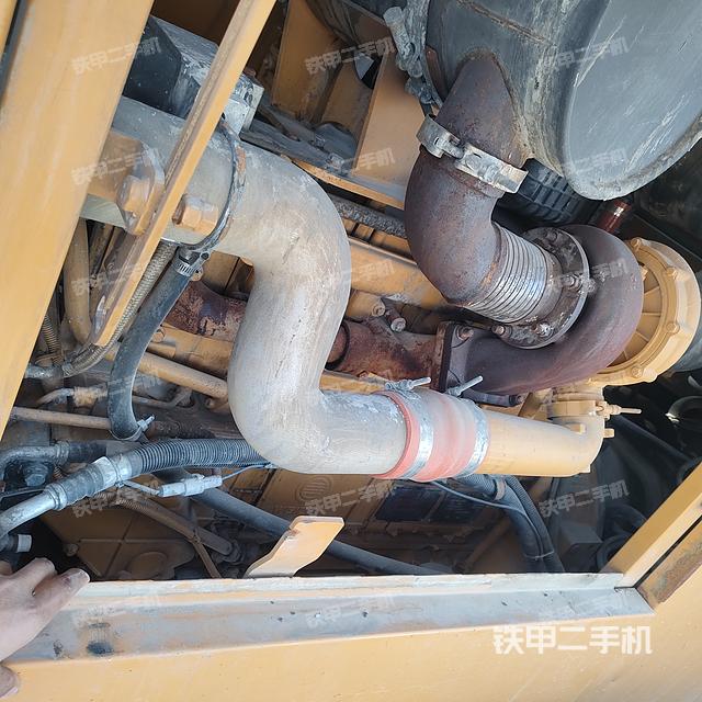 发动机右侧（整机外观及大件）