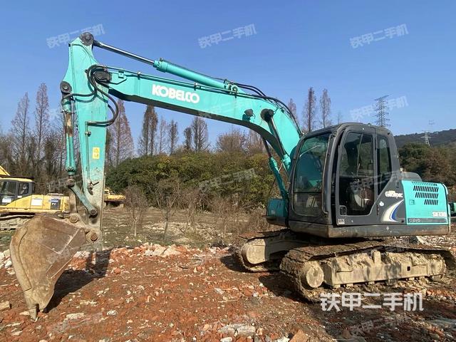神钢SK130-8挖掘机