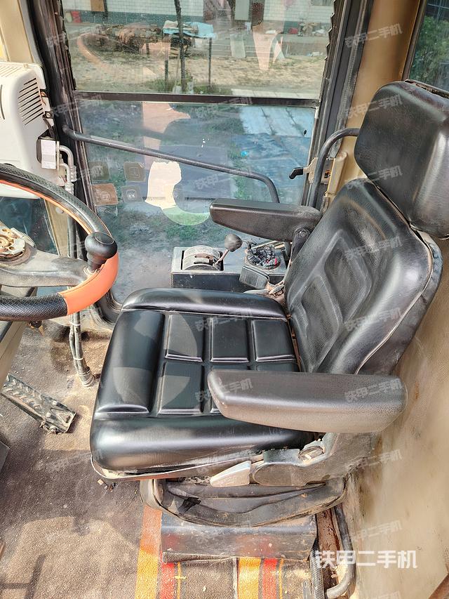 驾驶室操作台（设备外观及核心部件）