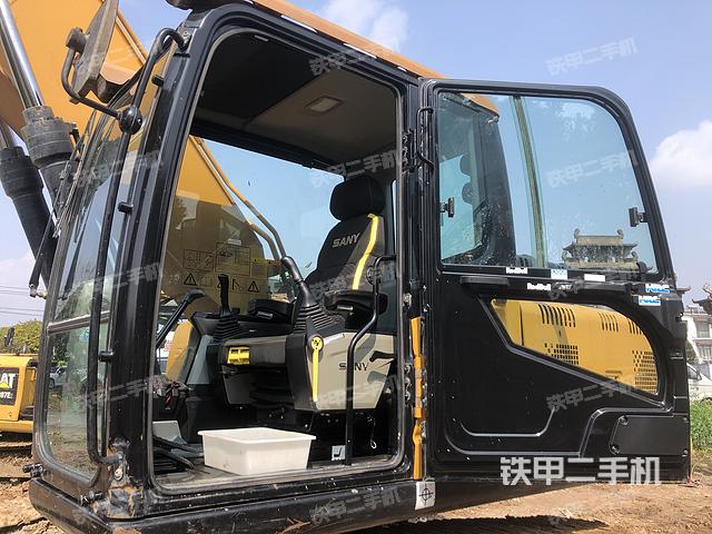 驾驶室整体（整机外观）