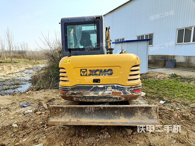 驾驶室顶部（整机外观）