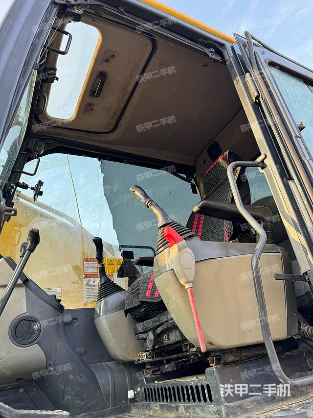 驾驶室整体（整机外观）