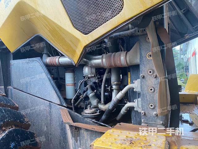 发动机左侧（整机外观及大件）