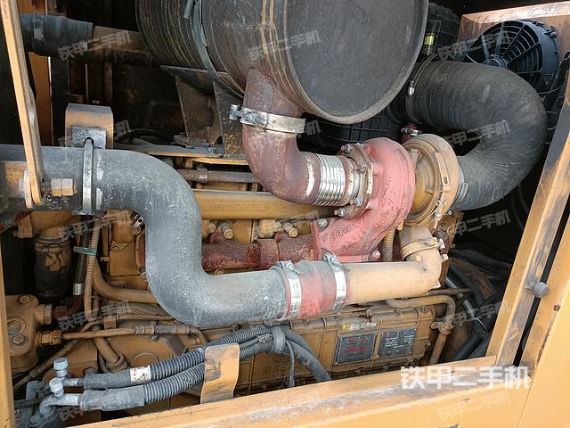 发动机右侧（整机外观及大件）