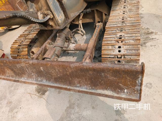 大臂根部?斜（工作和回轉(zhuǎn)裝置）