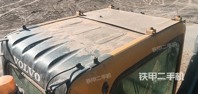 驾驶室顶部（整机外观）