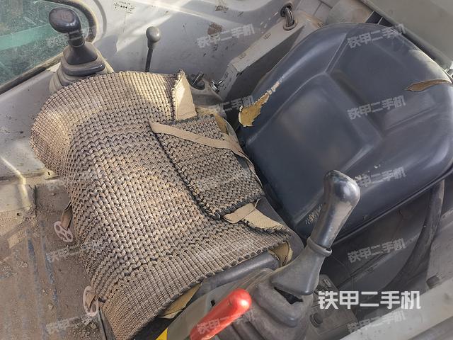 驾驶室整体（整机外观）