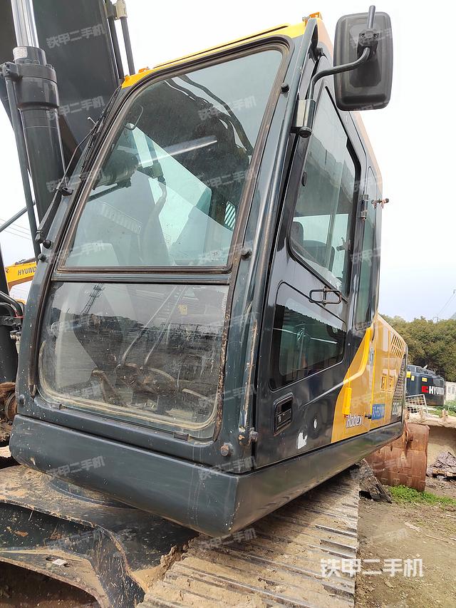 驾驶室整体（整机外观）