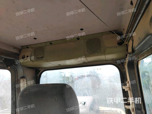 后窗玻璃角标（驾驶室部分）