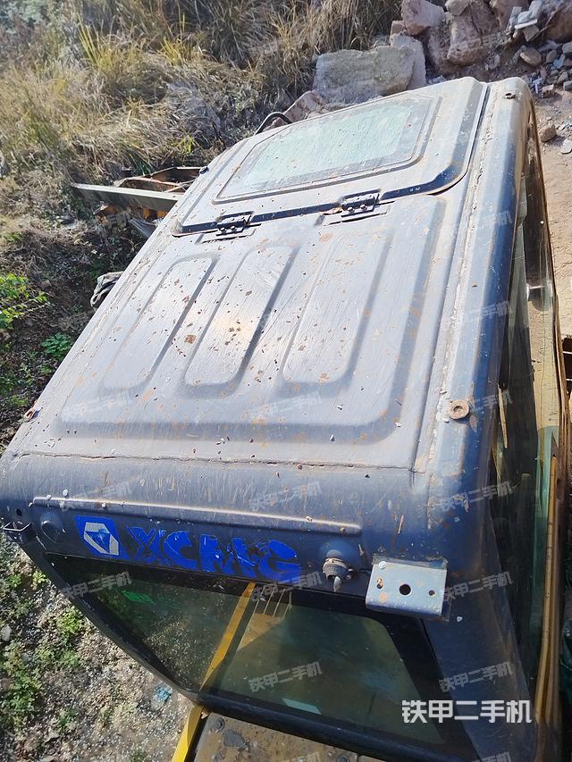 驾驶室顶部（整机外观）