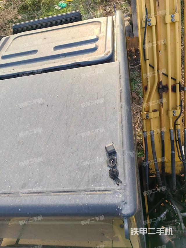 驾驶室顶部（整机外观）