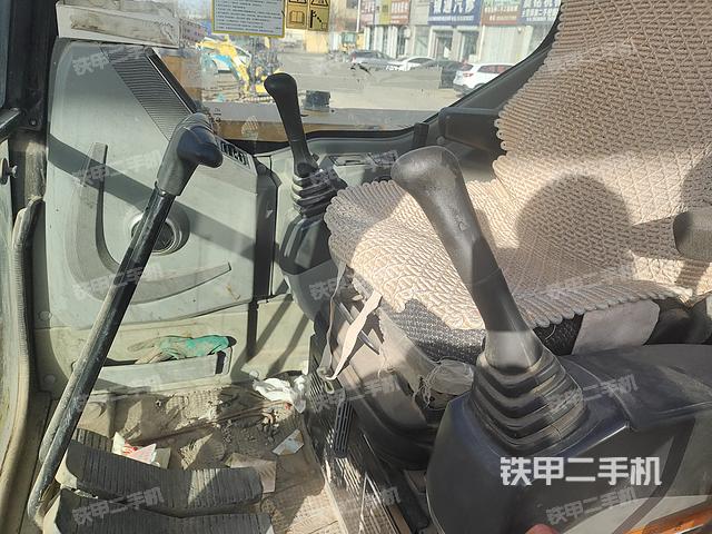 驾驶室整体（整机外观）