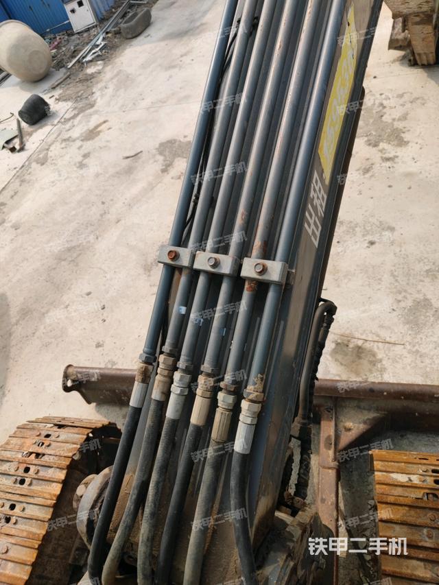 大臂背部俯視（工作和回轉(zhuǎn)裝置）