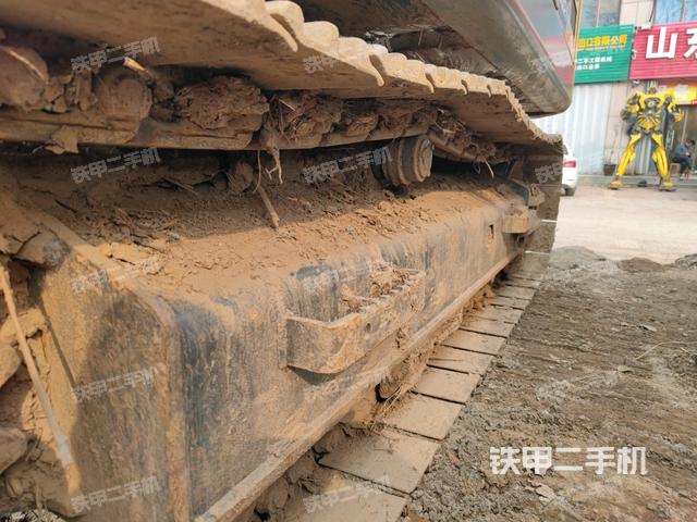 左驅(qū)動輪（行走機構(gòu)）