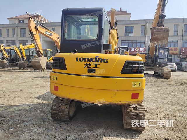 驾驶室顶部（整机外观）