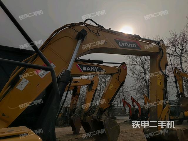 大臂油缸整體?豎拍（工作和回轉(zhuǎn)裝置）