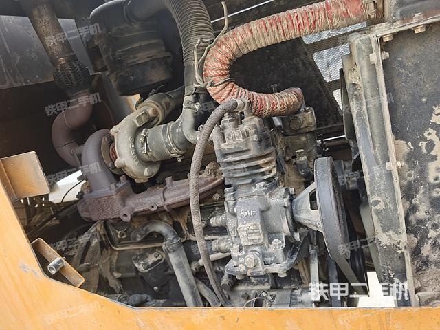 发动机左侧（整机外观及大件）