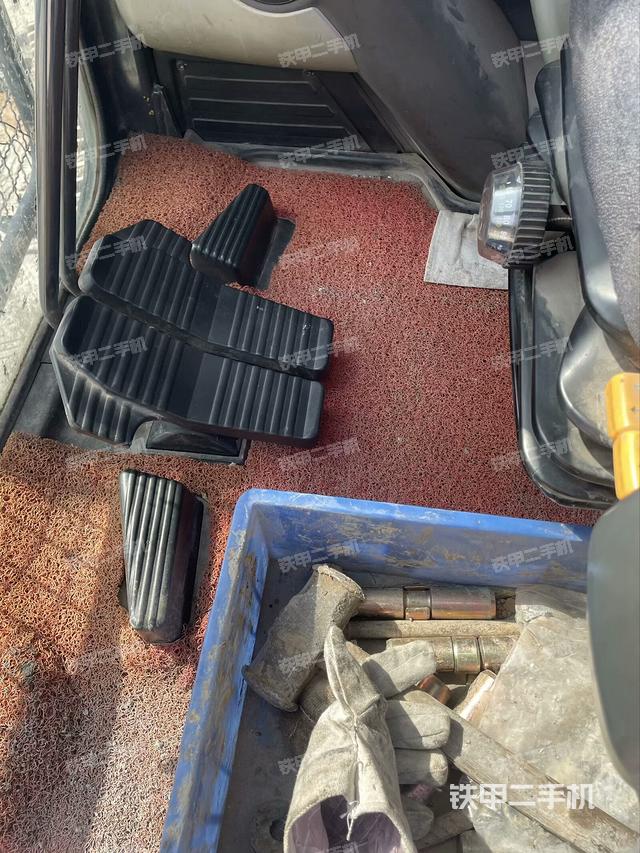 驾驶室整体（整机外观）