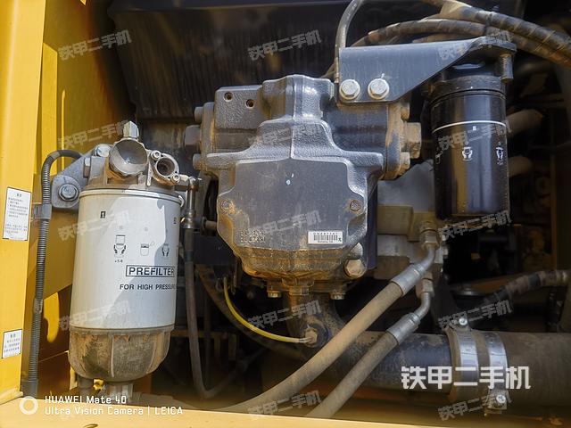 液压泵舱室正面整体（整机外观）