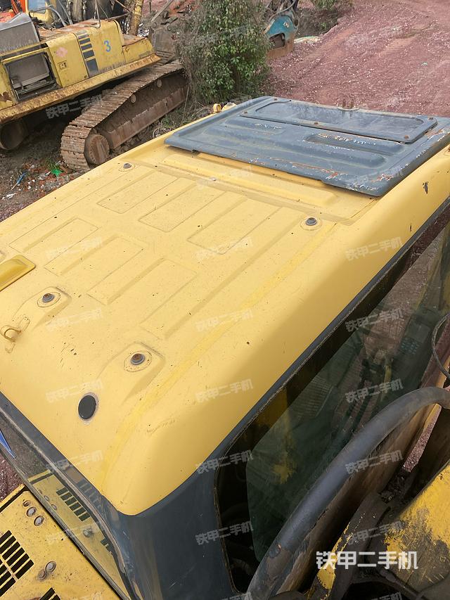 驾驶室顶部（整机外观）