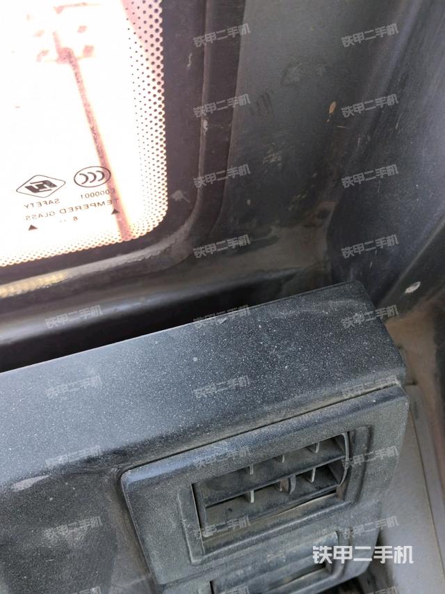 右侧玻璃角标（驾驶室部分）