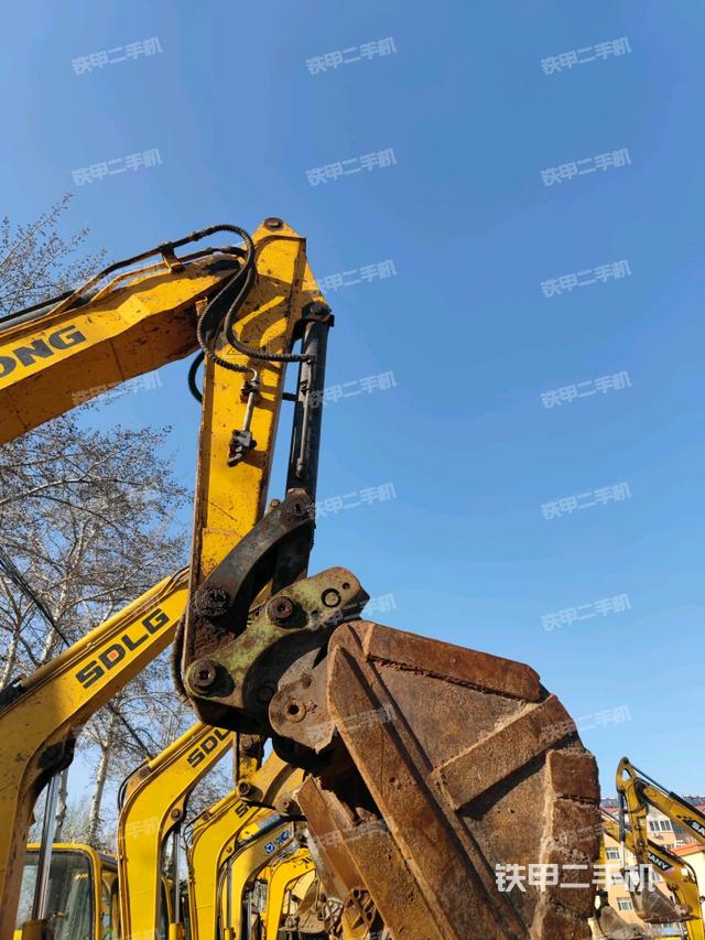 小臂整體右前（工作和回轉(zhuǎn)裝置）