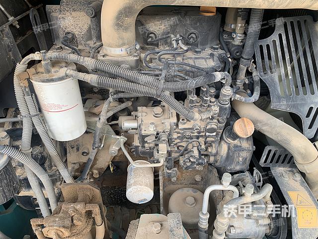 回转马达和主控阀（整机外观）