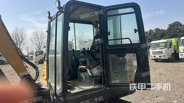 驾驶室整体（整机外观）