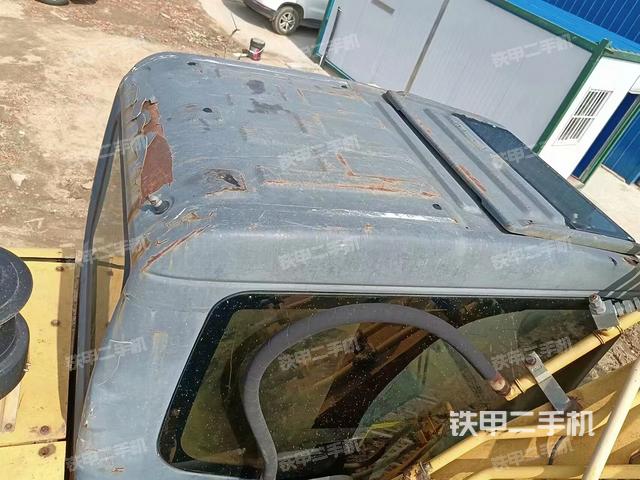 驾驶室顶部（整机外观）